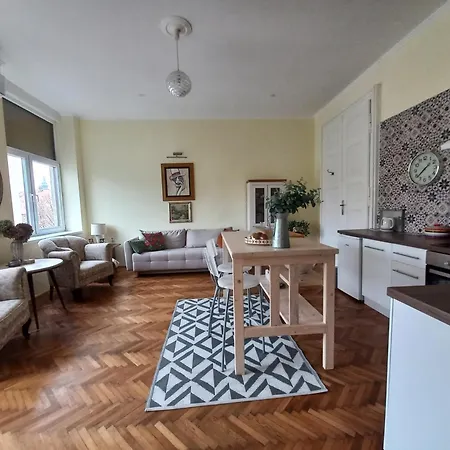 Apartman Ergzotic &